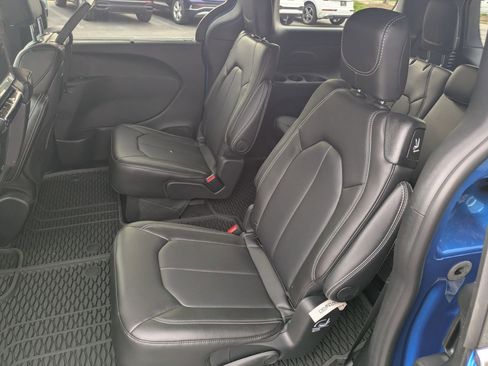 New 2026 Chrysler Pacifica Select image 24