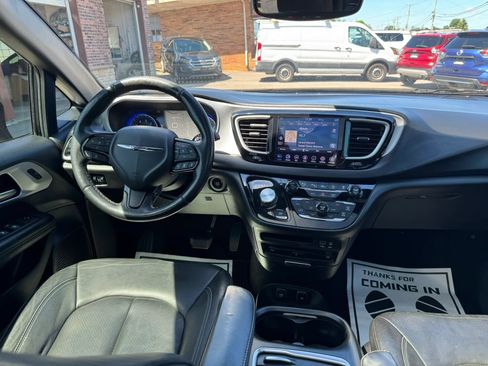 Used 2020 Chrysler Pacifica Touring-L Plus w/ Advanced Safetytec Group FWD image 56
