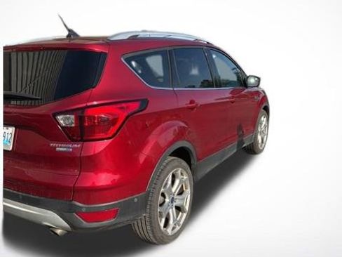 Used 2019 Ford Escape Titanium image 9