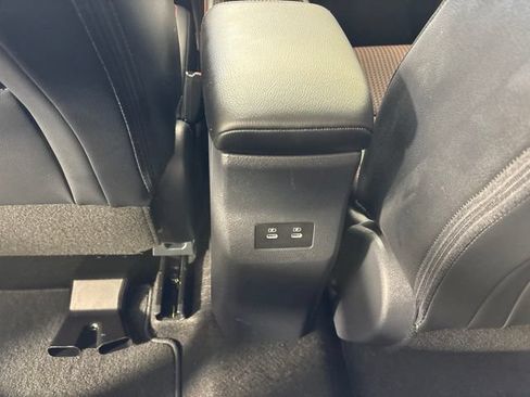 Used 2025 Nissan Kicks SR w/ SR Premium Package AWD/4WD image 16