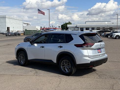 Used 2024 Nissan Rogue S image 4