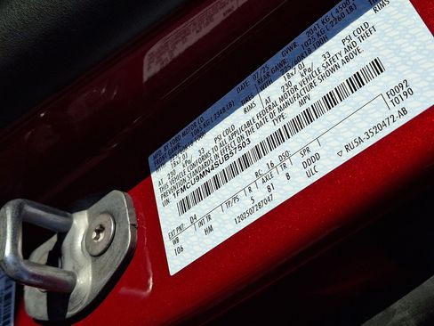 Certified 2025 Ford Escape ST-Line w/ Tech Pack #1 AWD/4WD image 27