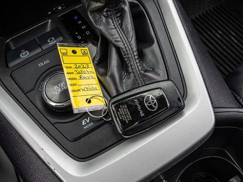 Used 2023 Toyota RAV4 XSE AWD/4WD image 36