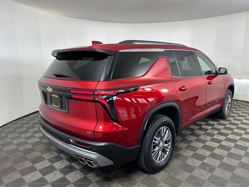Used 2024 Chevrolet Traverse LT w/ Trailering Package image 3