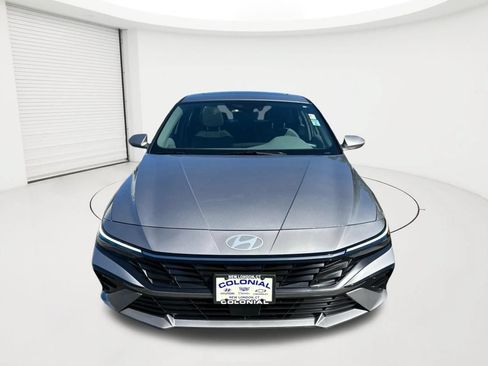 Certified 2025 Hyundai Elantra SEL w/ Cargo Package FWD image 2