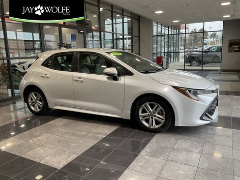 Used 2021 Toyota Corolla SE w/ SE Preferred Package image 1