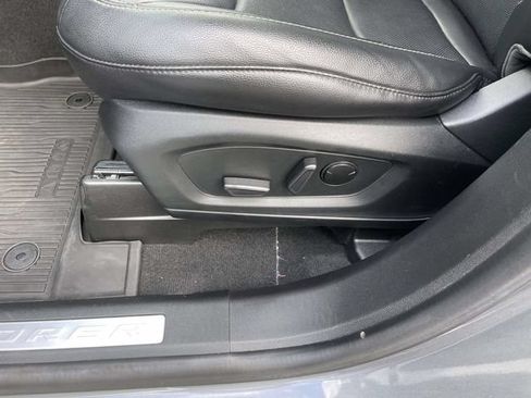 Used 2022 Ford Explorer Limited w/ Equipment Group 301A AWD/4WD image 21