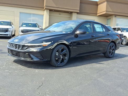 New 2026 Hyundai Elantra SEL Sport Premium FWD image 2
