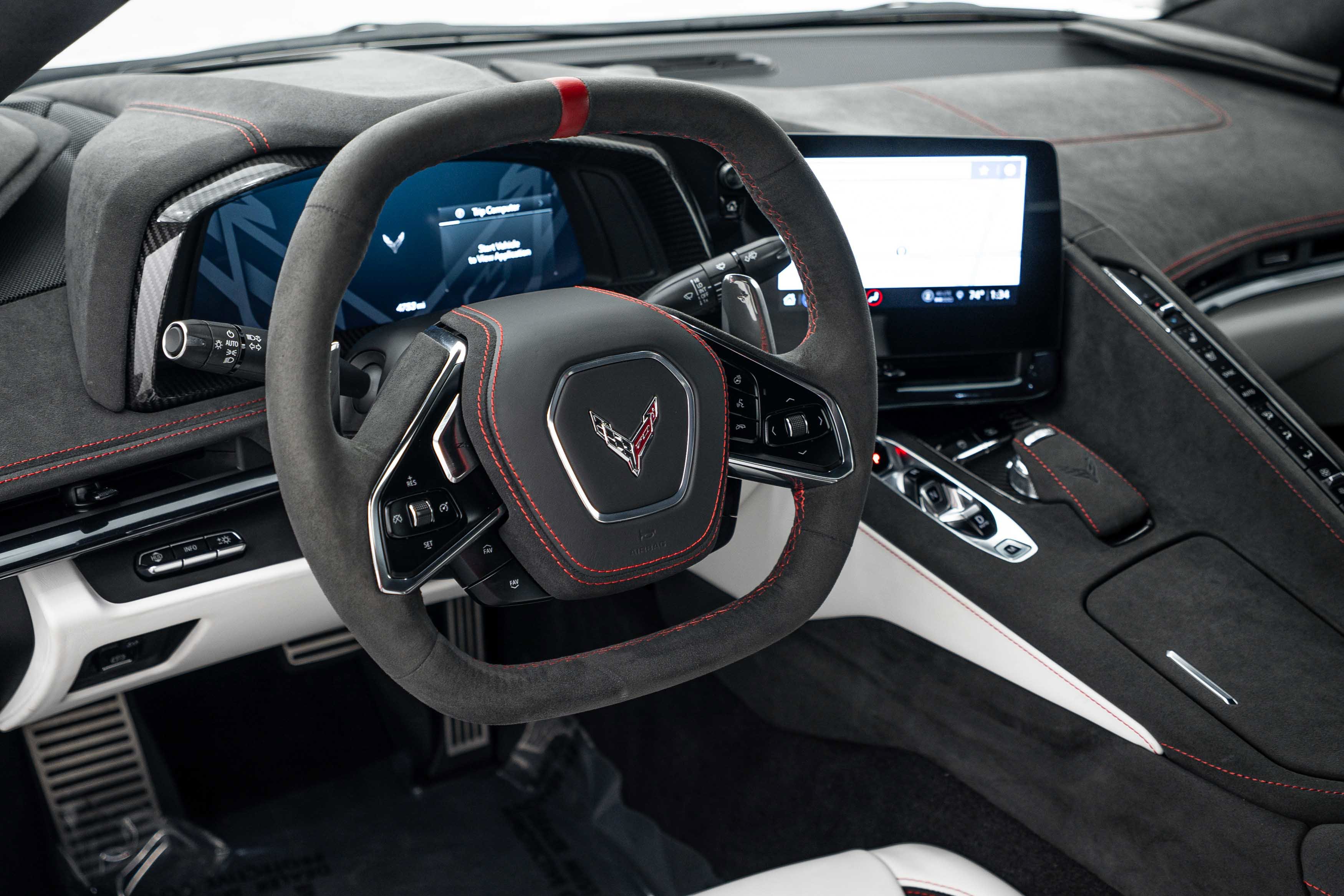 Used 2023 Chevrolet Corvette Stingray Premium Cpe w/ Z51 Performance Package RWD image 17