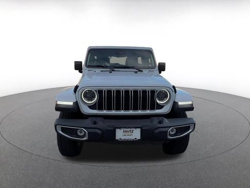 Used 2025 Jeep Wrangler Unlimited Sahara AWD/4WD image 4
