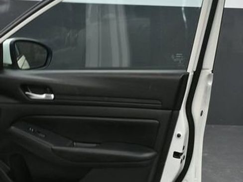 Used 2021 Nissan Altima 2.5 S image 9