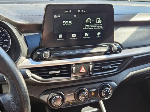 Used 2021 Kia Forte LXS FWD image 19