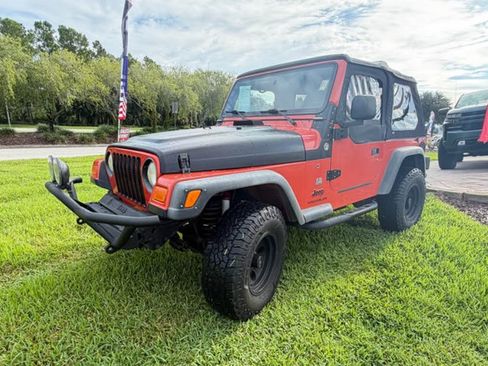 Used 2005 Jeep Wrangler SE AWD/4WD image 2