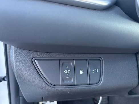 Used 2025 Genesis G70 3.3T Advanced image 15