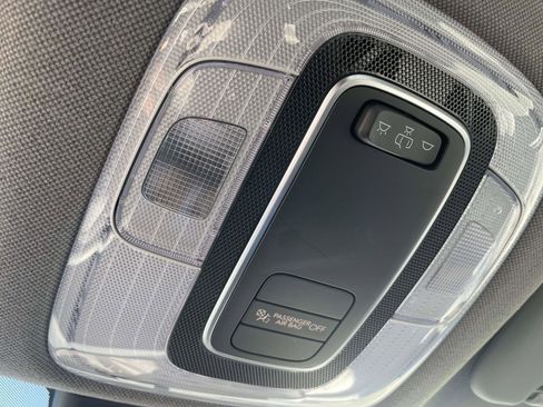 Certified 2025 Hyundai Elantra SE image 24