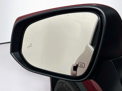 Used 2022 Toyota Highlander XLE FWD image 16