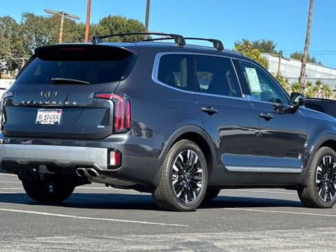 Certified 2024 Kia Telluride SX Prestige w/ Towing Package image 5