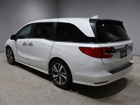 Used 2023 Honda Odyssey Touring image 4