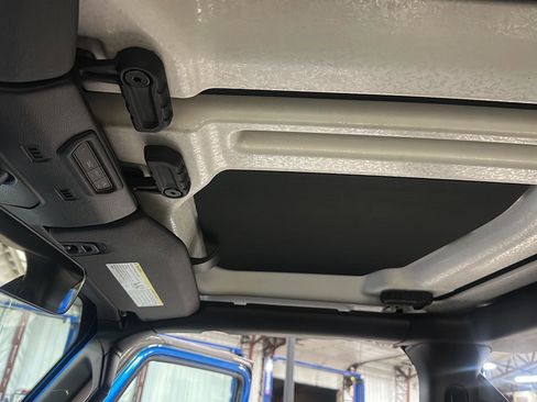 Used 2022 Jeep Wrangler Unlimited Sport image 27