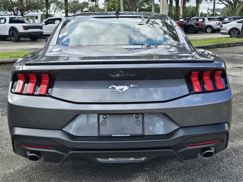 Used 2025 Ford Mustang Premium image 6
