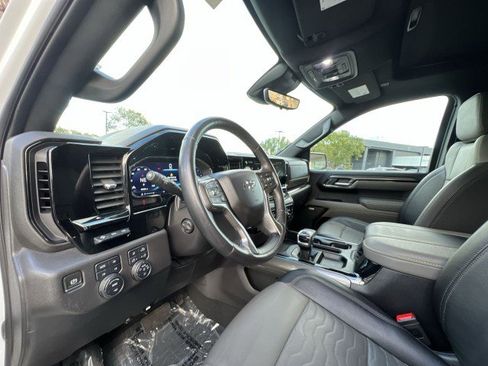 Used 2023 Chevrolet Silverado 1500 ZR2 w/ Technology Package image 10