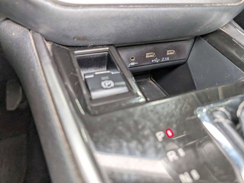 Used 2022 Subaru Outback Premium image 29