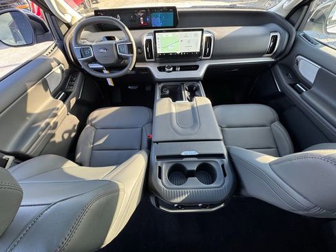 New 2025 Ford Expedition Active image 29