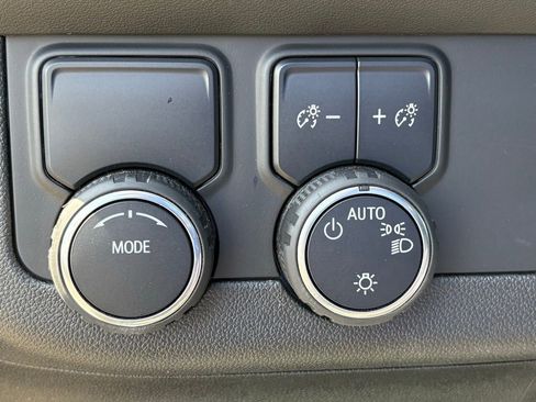 Used 2024 Chevrolet Tahoe LT RWD image 32