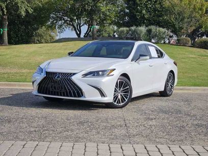Certified 2023 Lexus ES 350 w/ Premium Package