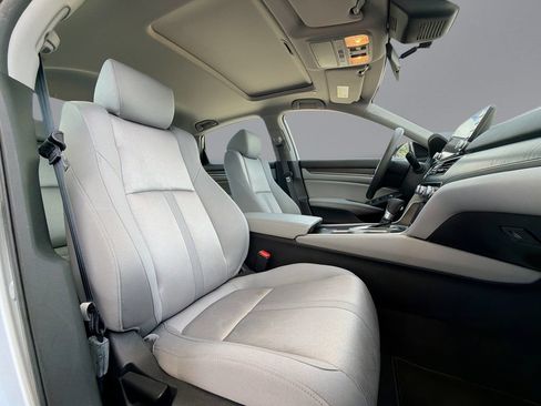 Used 2019 Honda Accord EX image 16