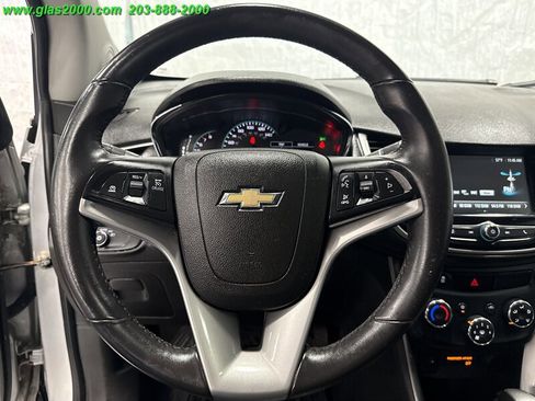Used 2017 Chevrolet Trax LT w/ Sun & Sound Package image 4