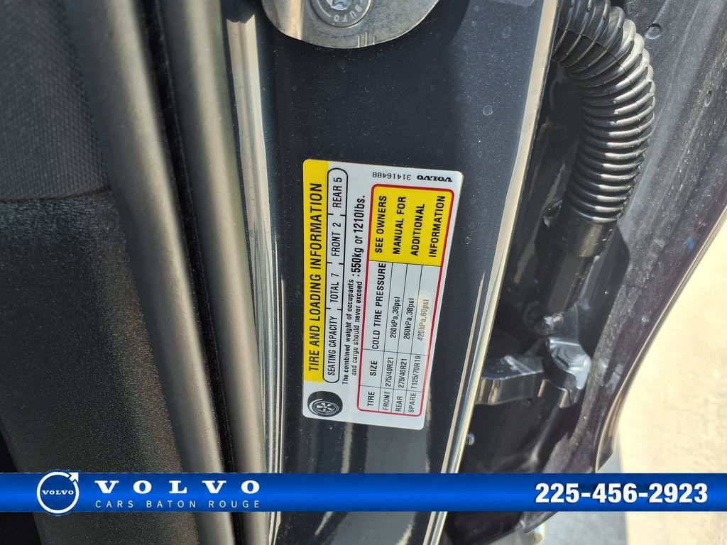Certified 2024 Volvo XC90 B5 Plus w/ Protection Package Premier AWD/4WD image 37