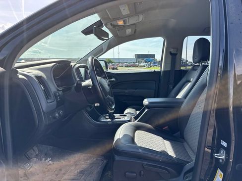 Used 2018 Chevrolet Colorado Z71 AWD/4WD image 9