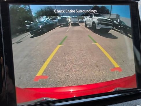 Used 2025 Chrysler Pacifica Limited FWD image 32