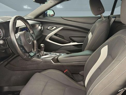 Used 2022 Chevrolet Camaro LT RWD image 5