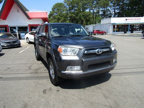 Used 2011 Toyota 4Runner SR5 w/ Premium Pkg w/Leather AWD/4WD image 10