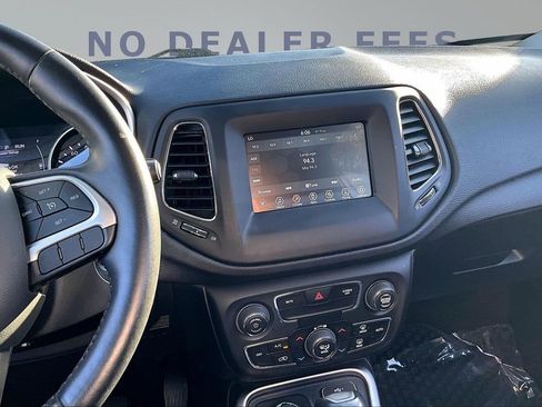 Used 2019 Jeep Compass Latitude w/ Cold Weather Group image 9