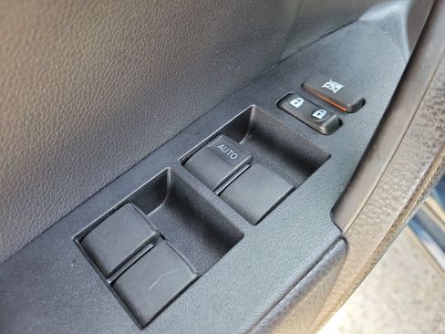 Used 2017 Toyota Corolla SE FWD image 14