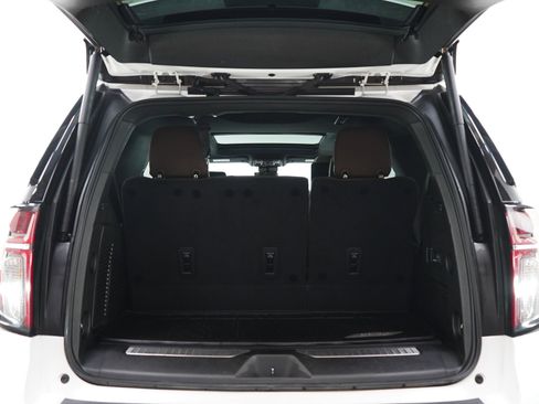 Used 2023 Chevrolet Tahoe High Country w/ Premium Package 2 AWD/4WD image 19