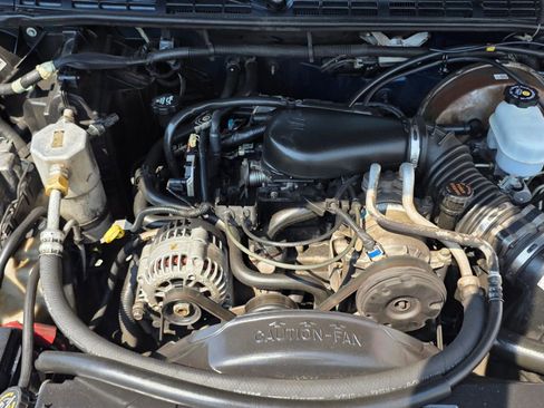 Used 2003 GMC Sonoma SLS w/ Convenience Package RWD image 8