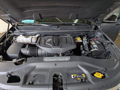 Used 2023 Jeep Wagoneer Series III w/ Preferred Equipment Group AWD/4WD image 4