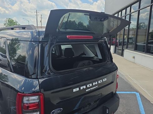 Used 2022 Ford Bronco Sport Outer Banks w/ Tech Package AWD/4WD image 6