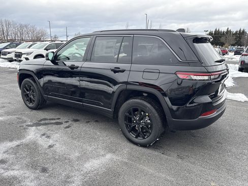 New 2026 Jeep Grand Cherokee Altitude AWD/4WD image 4