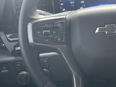 Used 2025 Chevrolet Silverado 2500 ZR2 w/ Technology Package image 18