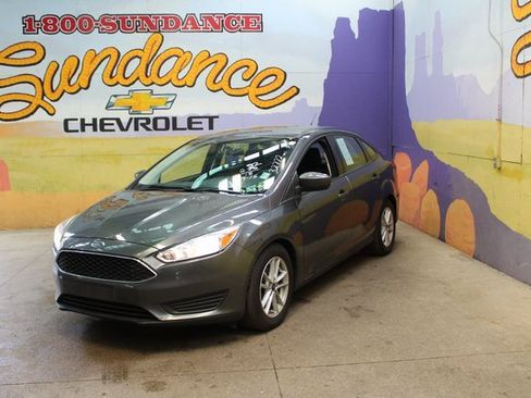 Used 2018 Ford Focus SE image 2