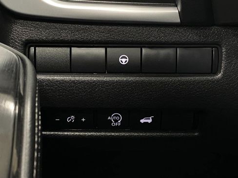 Certified 2025 Nissan Rogue SV AWD/4WD image 14
