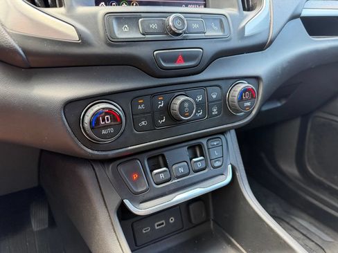 Used 2021 GMC Terrain SLE w/ Driver Convenience Package FWD image 21