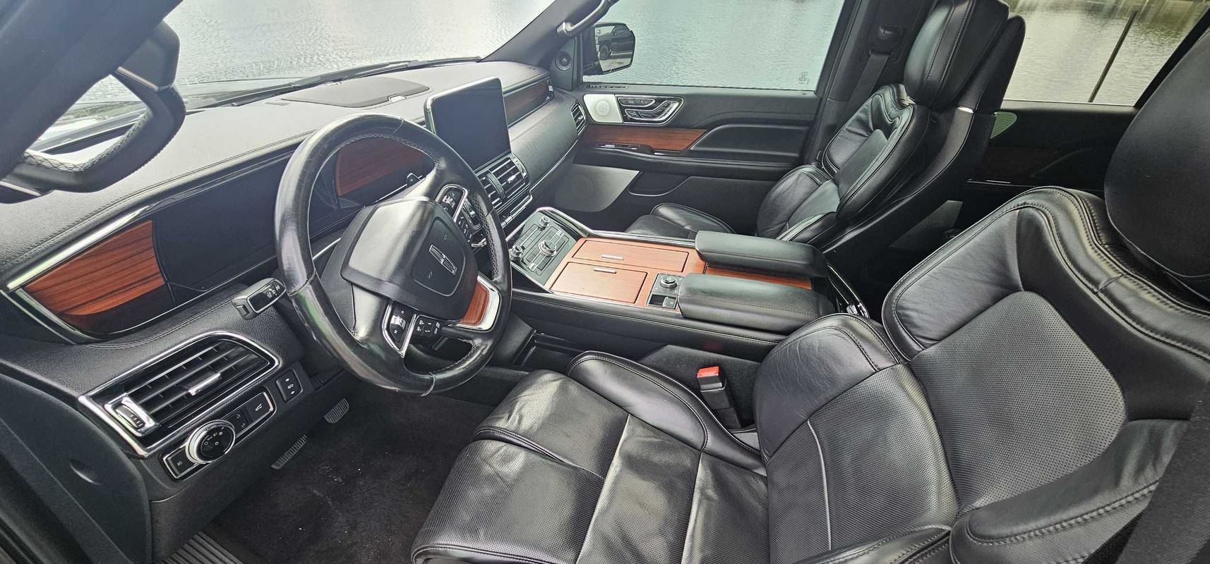 Used 2019 Lincoln Navigator Reserve AWD/4WD image 18