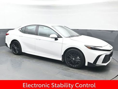 Certified 2025 Toyota Camry SE image 9