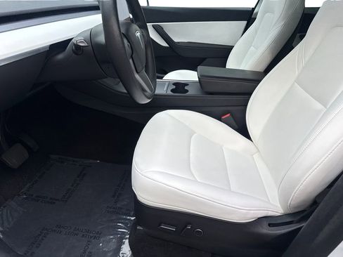 Used 2021 Tesla Model Y Long Range AWD/4WD image 26